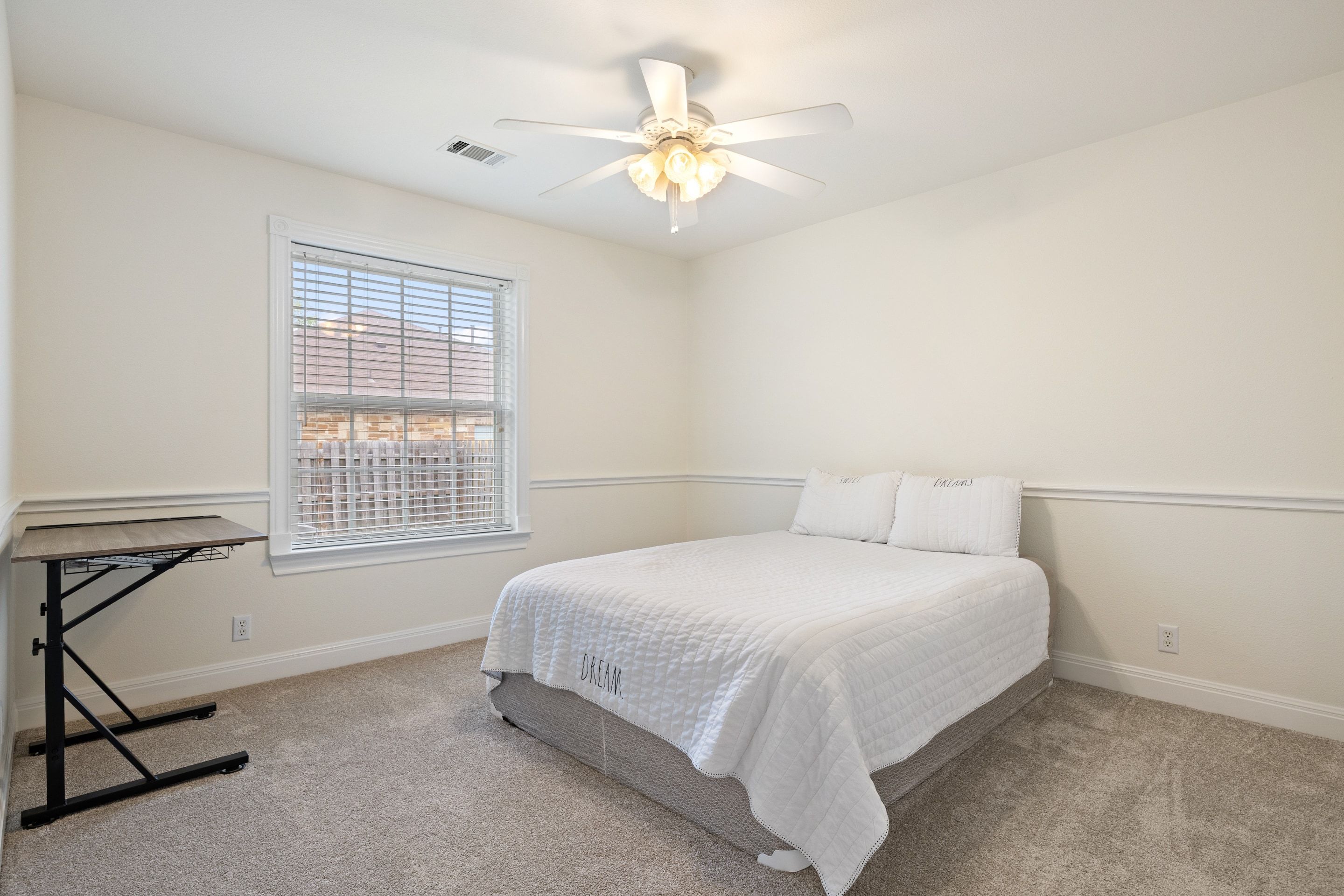  744 Bartlett Drive West - 物件實景