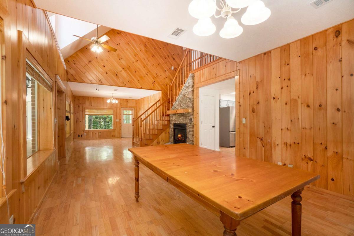 Blairsville, Georgia, 30512, United States, 4 Bedrooms Bedrooms, ,3 BathroomsBathrooms,Residential,For Sale,1859047