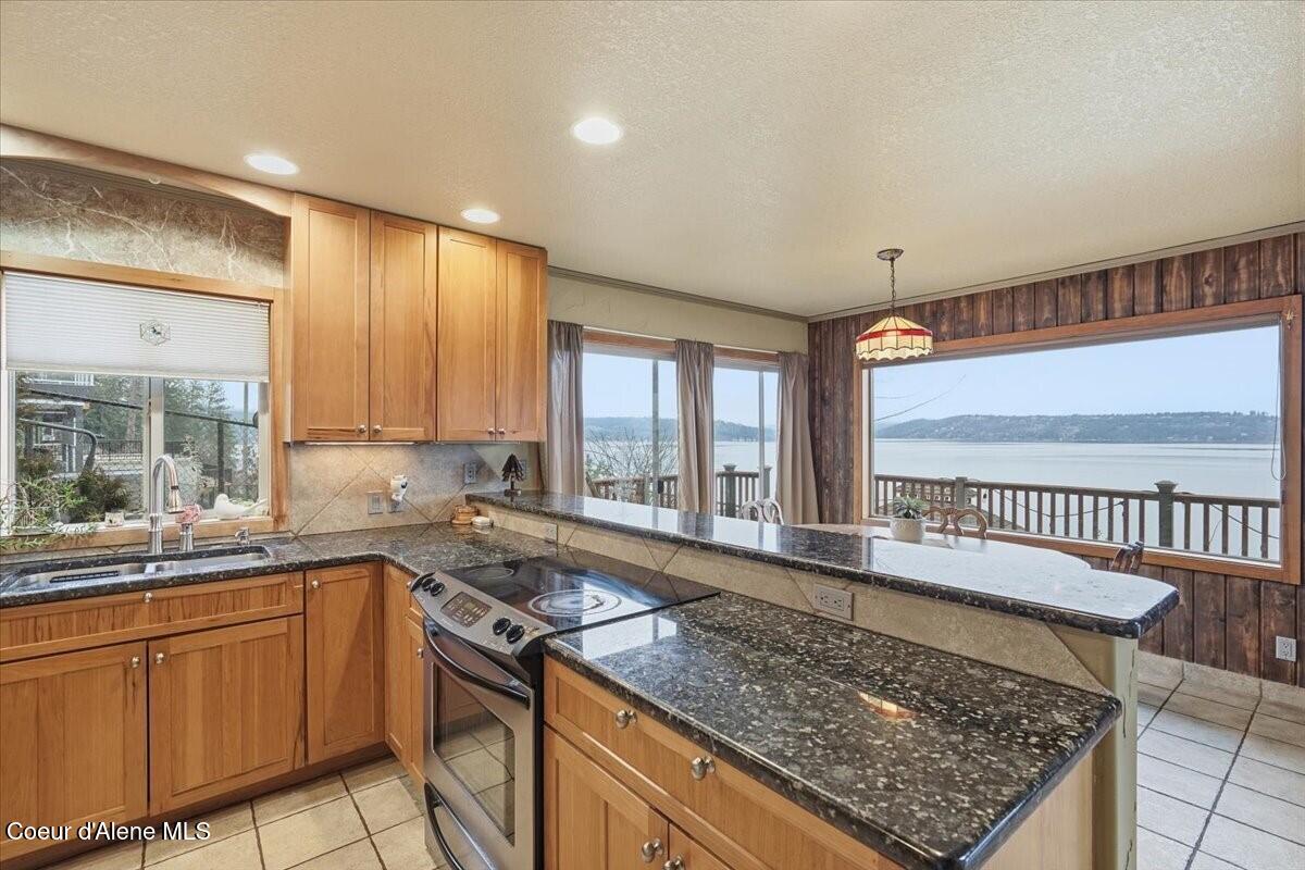 Coeur d'Alene, Idaho, 83814, United States, 3 Bedrooms Bedrooms, ,Residential,For Sale,2012334