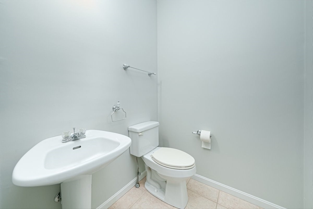 Milford, Massachusetts, 01757, United States, 2 Bedrooms Bedrooms, ,2 BathroomsBathrooms,Residential,For Sale,1982963