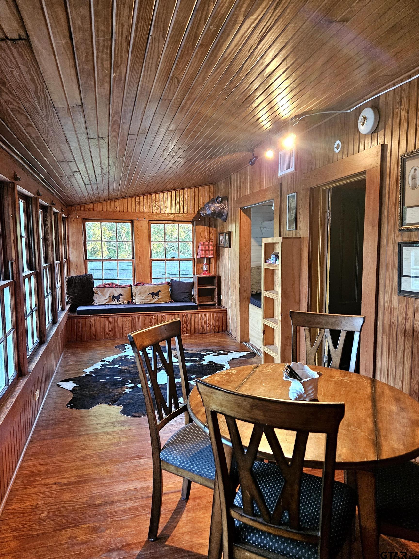 Jacksonville, Texas, 75766, United States, 5 Bedrooms Bedrooms, ,4 BathroomsBathrooms,Residential,For Sale,2000635