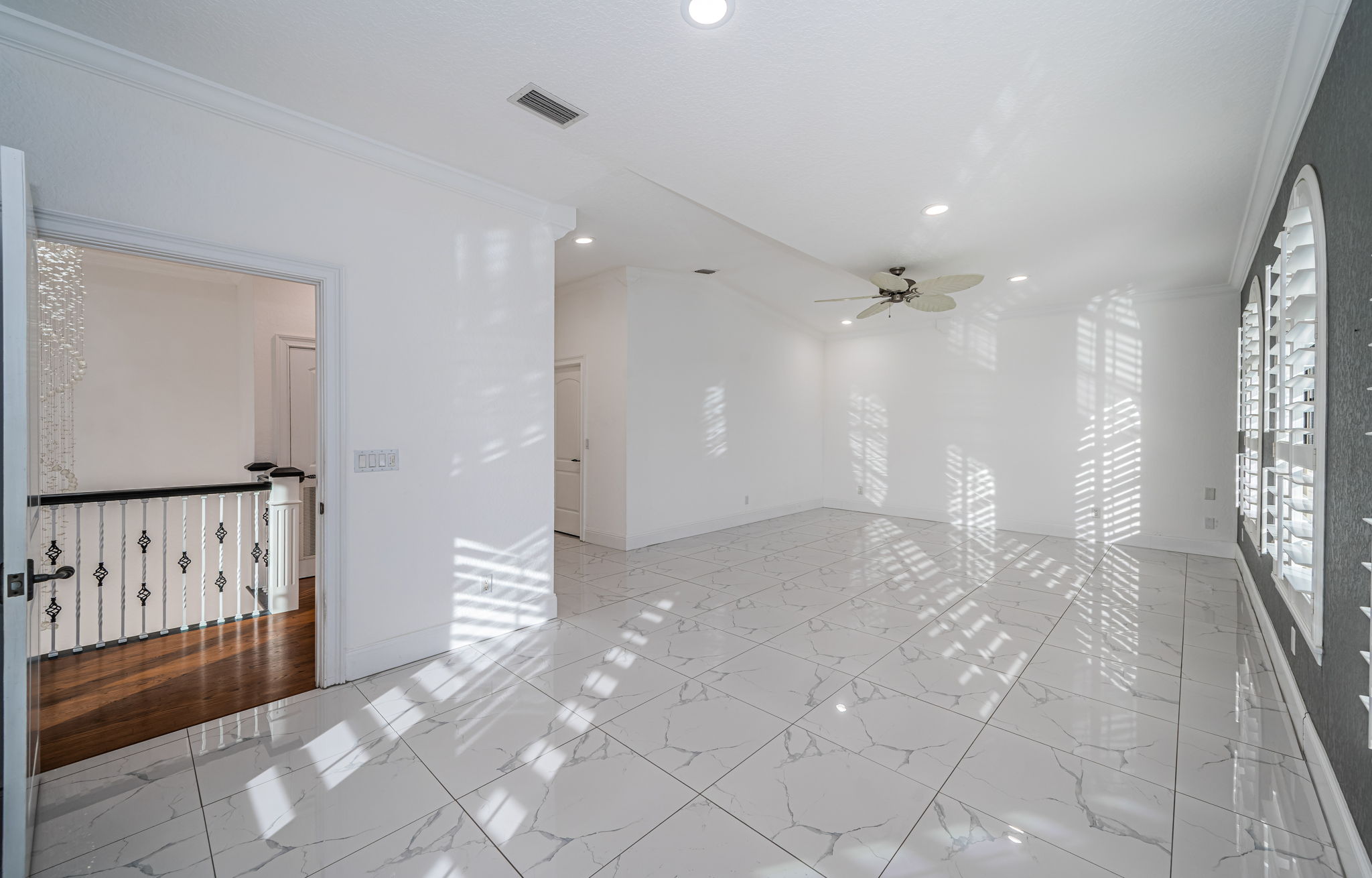 St Petersburg, Florida, 33707, United States, 4 Bedrooms Bedrooms, ,3 BathroomsBathrooms,Residential,For Sale,1992370