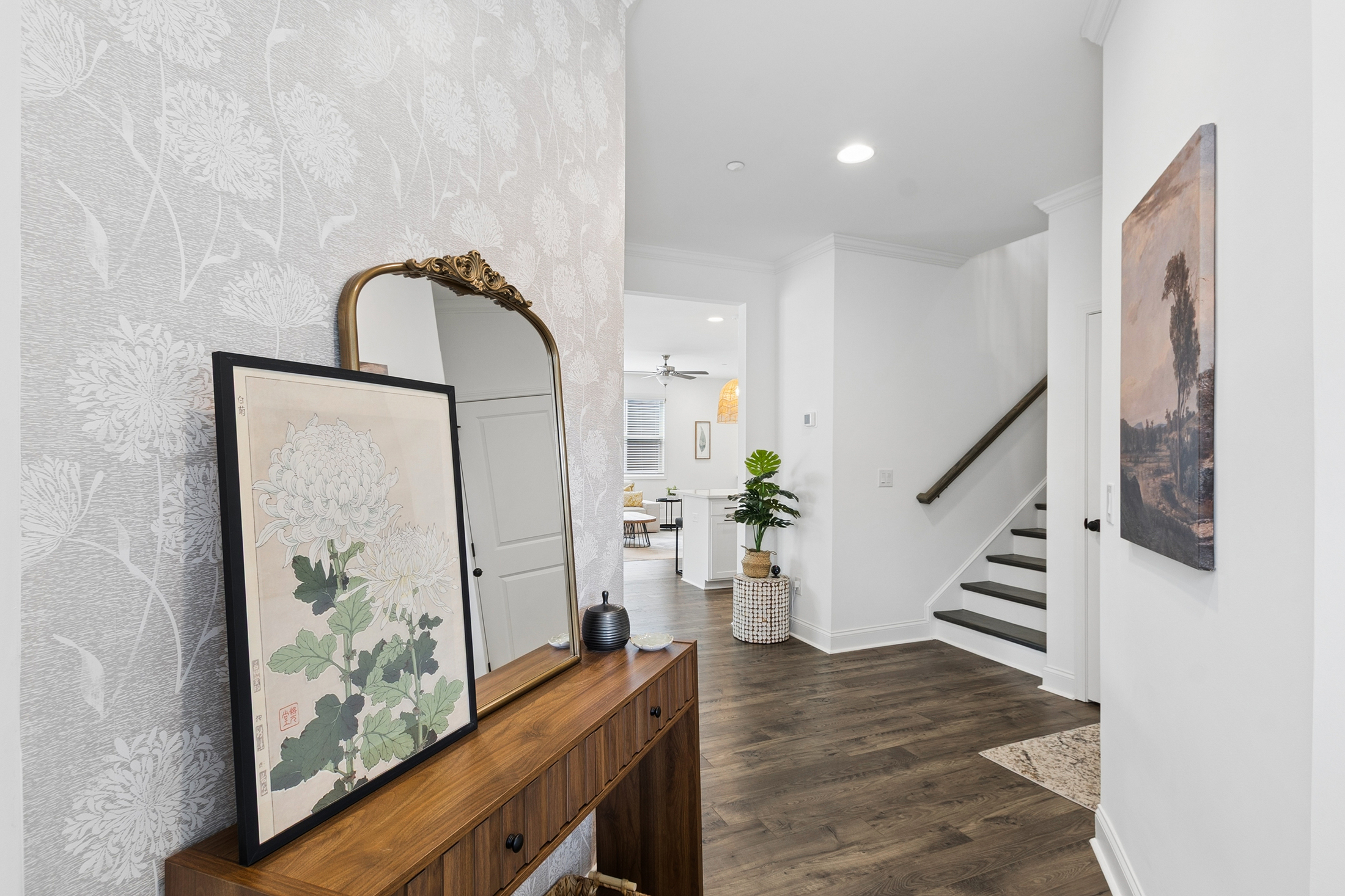  End-Unit, Craftsman Townhome with Custom Upgrades - 物件實景