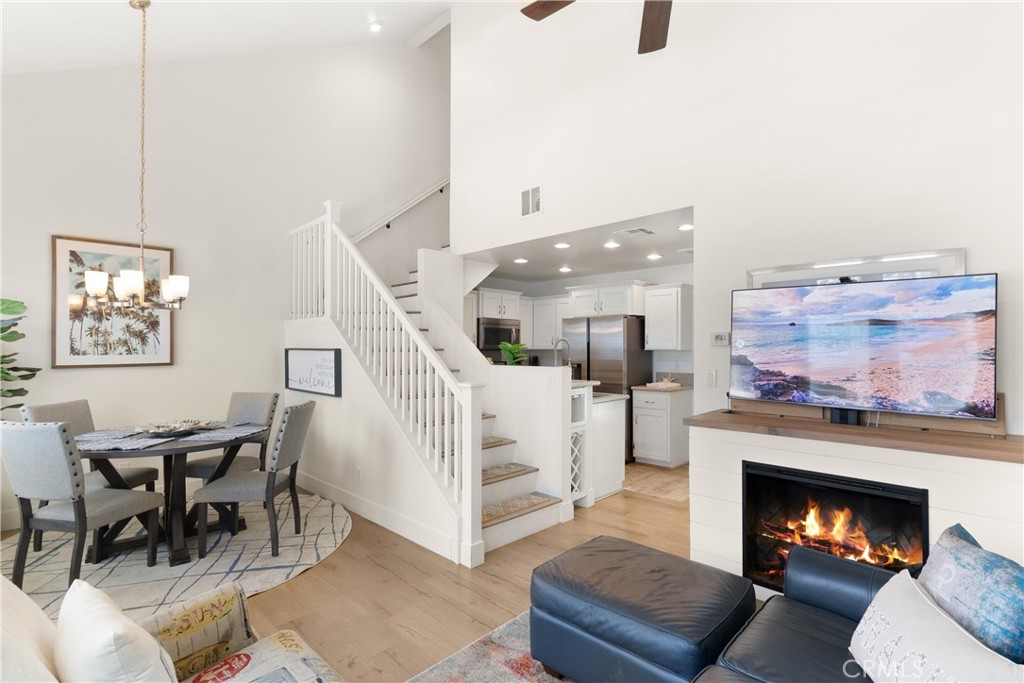 Newport Beach, California, 92663, United States, 2 Bedrooms Bedrooms, ,2 BathroomsBathrooms,Residential,For Sale,1877263