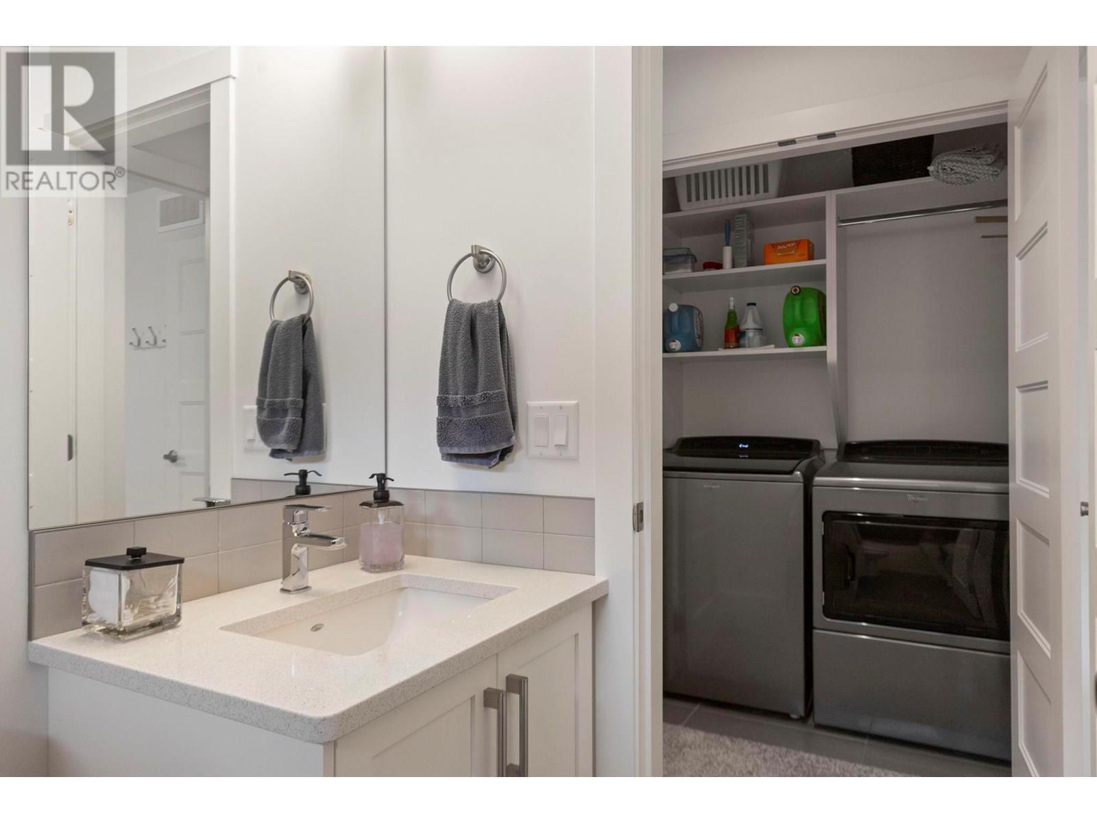 KELOWNA, British Columbia, V1P 1T8, CA, 3 Bedrooms Bedrooms, ,2 BathroomsBathrooms,Residential,For Sale,1838689