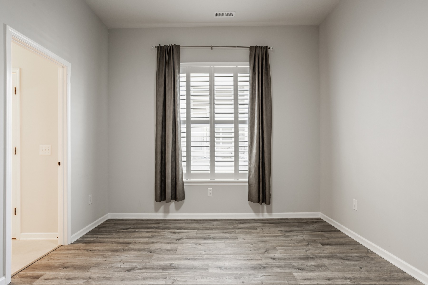  Easy Living in Sought After Westfield Neighborhood - 物件實景