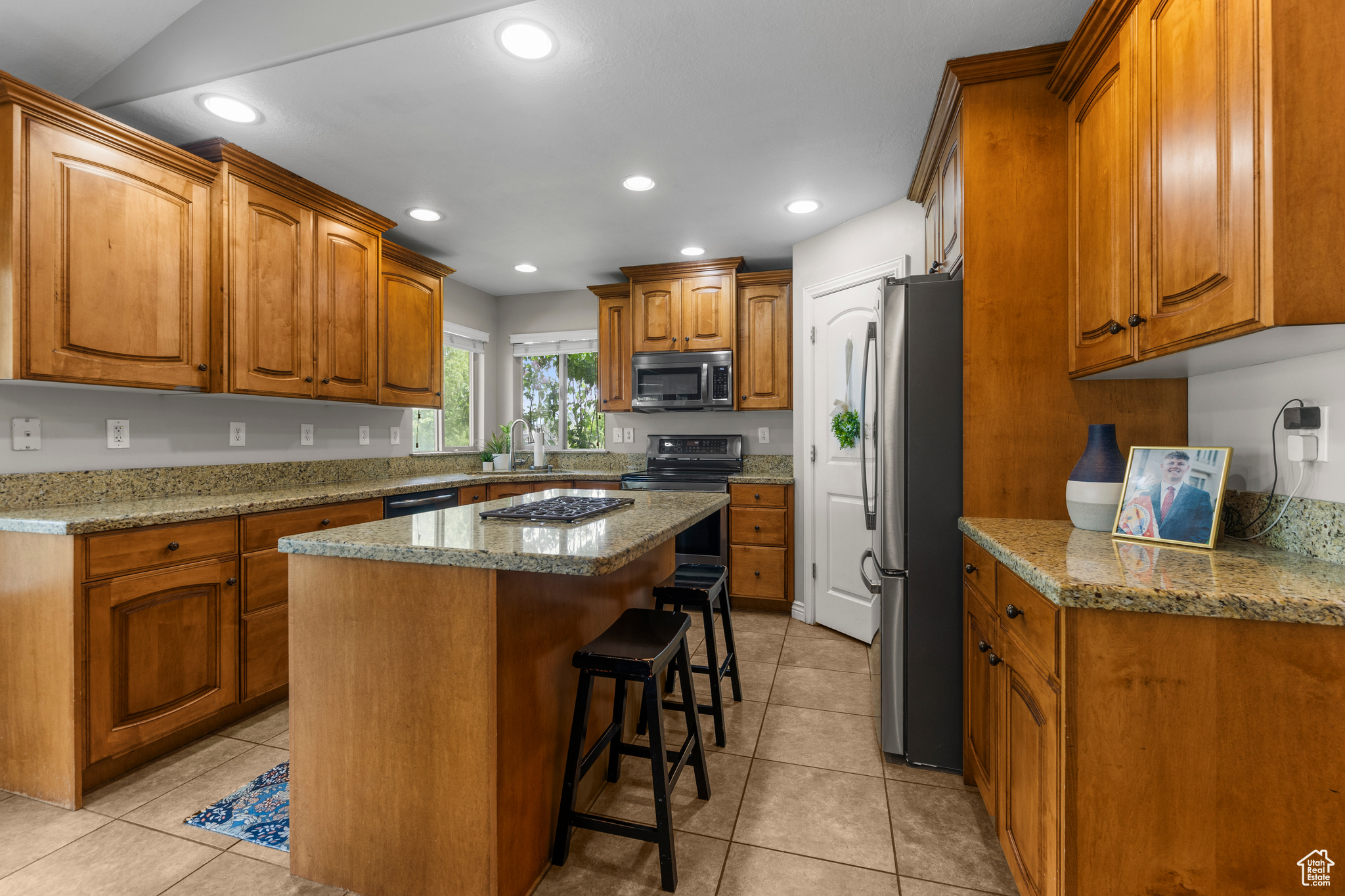 Layton, Utah, 84041, United States, 6 Bedrooms Bedrooms, ,3 BathroomsBathrooms,Residential,For Sale,1795196