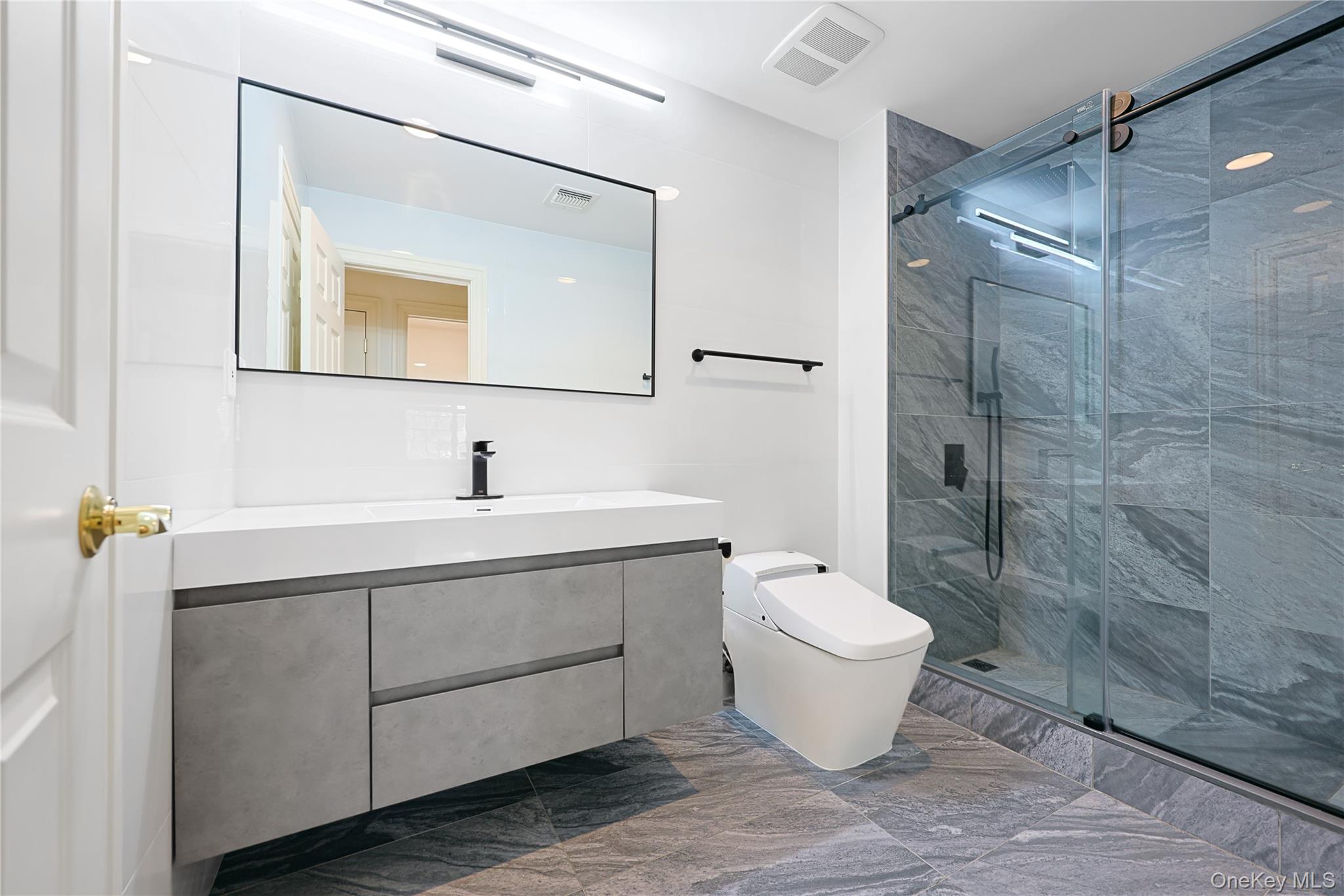  14 Belvedere Court, North Hills, NY, 11030 - 物件實景