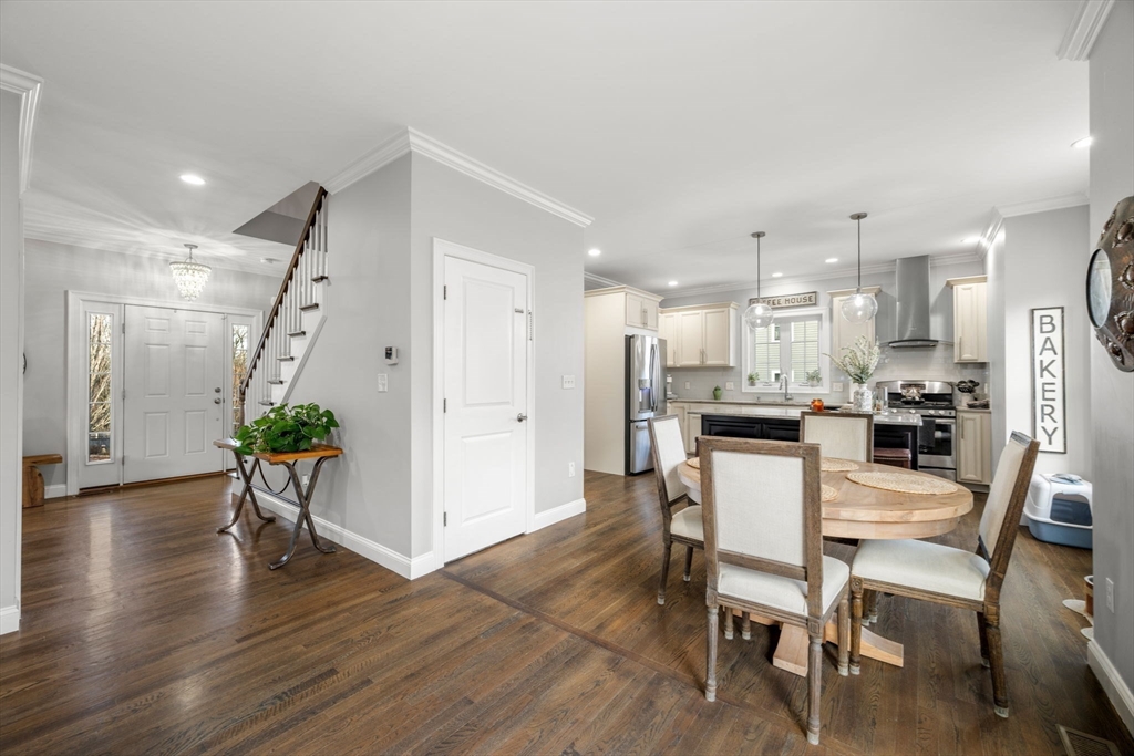 Salem, Massachusetts, 01970, United States, 4 Bedrooms Bedrooms, ,3 BathroomsBathrooms,Residential,For Sale,2002107