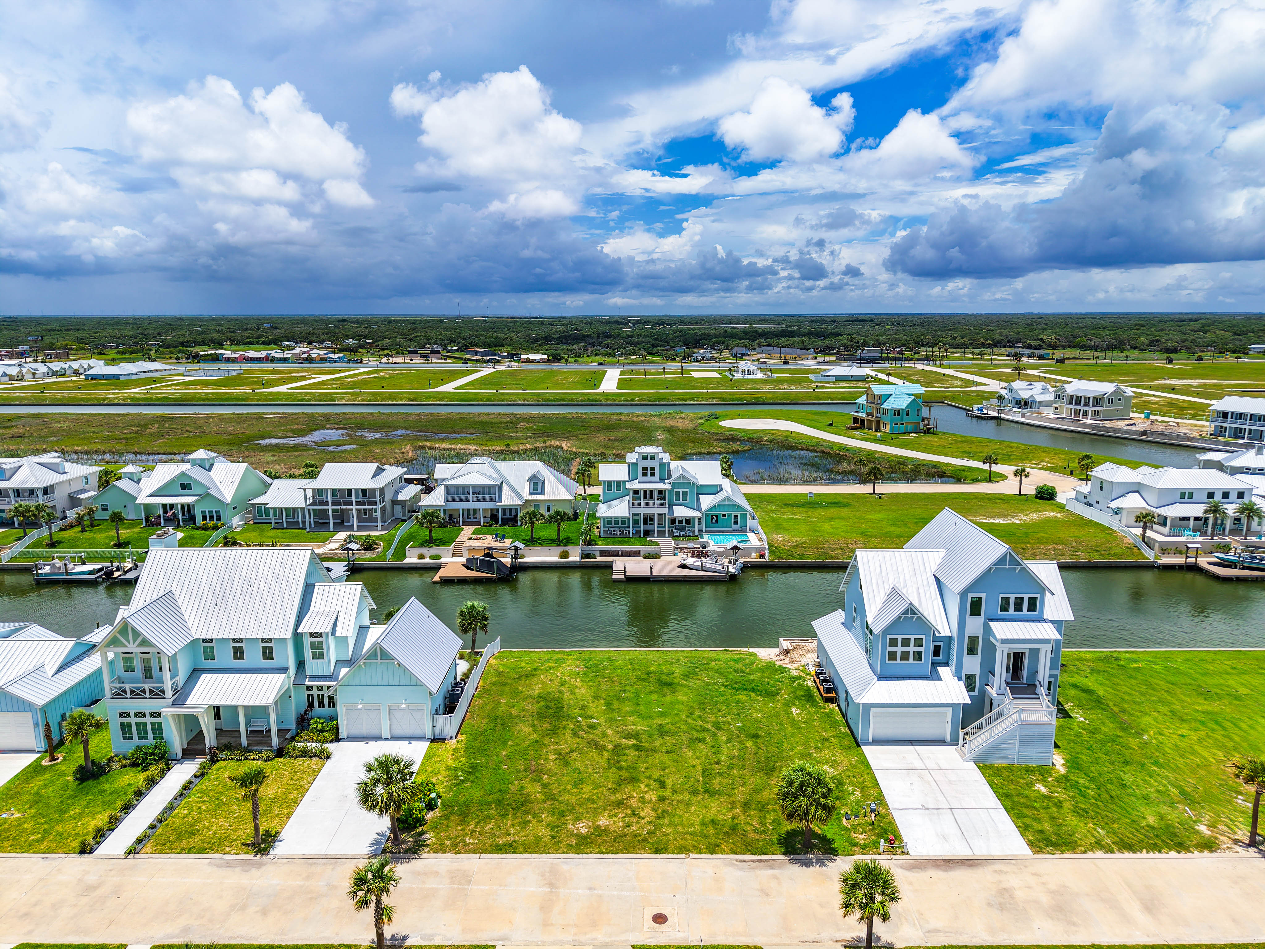  Scenic Rockport Canal-Front Lot - 物件實景
