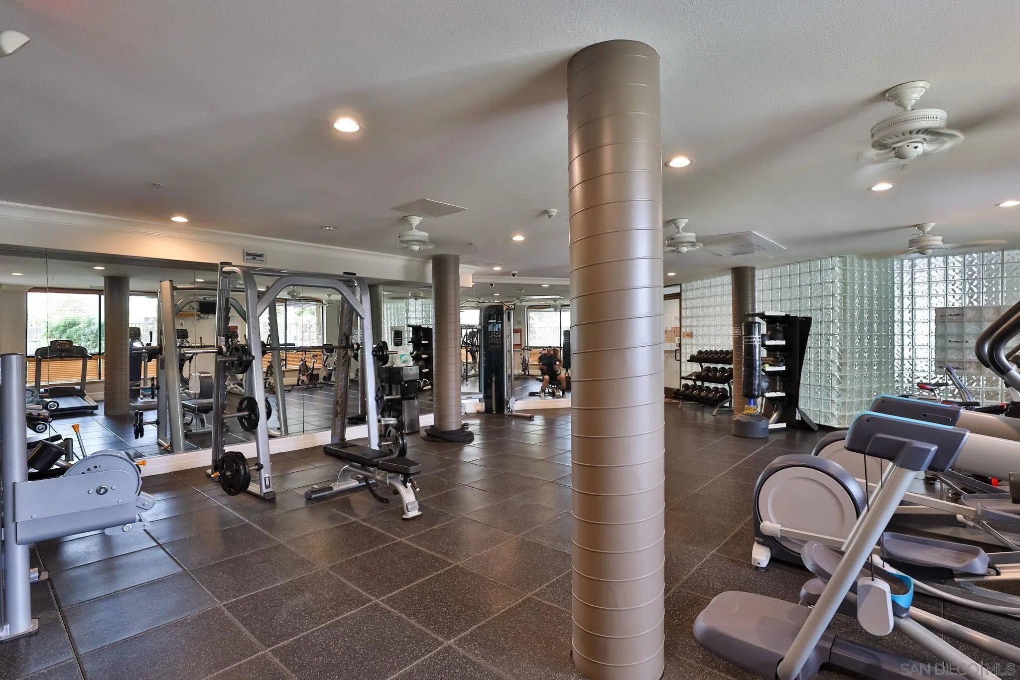 San Diego, California, 92101, United States, 1 Bedroom Bedrooms, ,1 BathroomBathrooms,Residential,For Sale,1951251