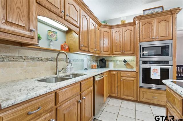 Lindale, Texas, 75771, United States, 3 Bedrooms Bedrooms, ,3 BathroomsBathrooms,Residential,For Sale,1995142