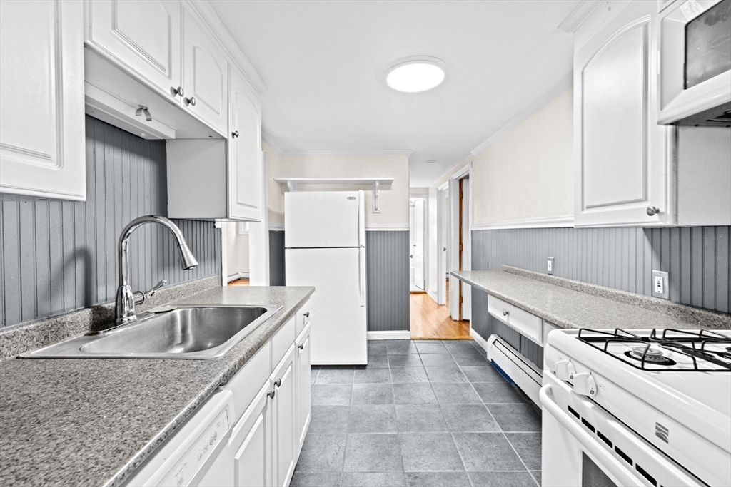 Weymouth, Massachusetts, 02190, United States, 2 Bedrooms Bedrooms, ,1 BathroomBathrooms,Residential,For Sale,1972757