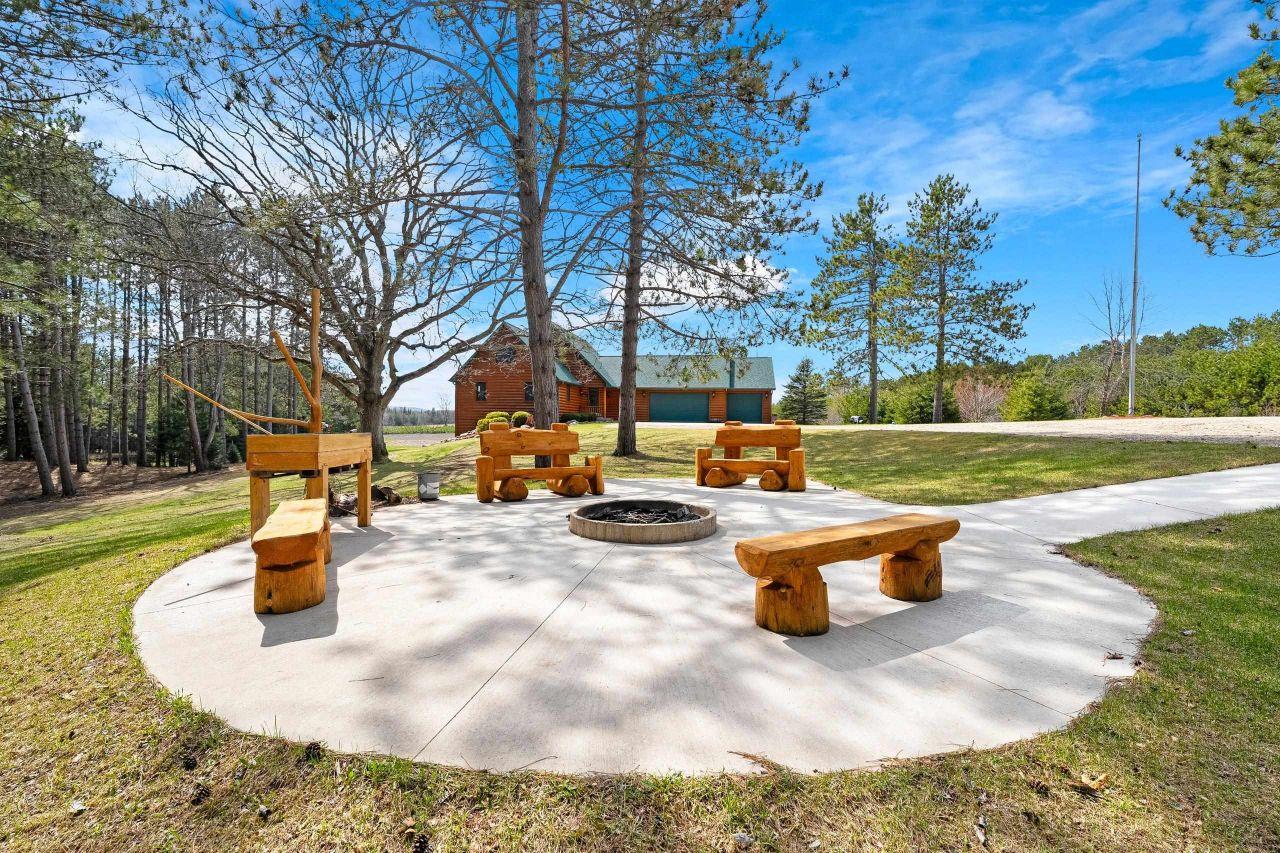 CRIVITZ, Wisconsin, 54129, United States, 4 Bedrooms Bedrooms, ,3 BathroomsBathrooms,Residential,For Sale,1792767