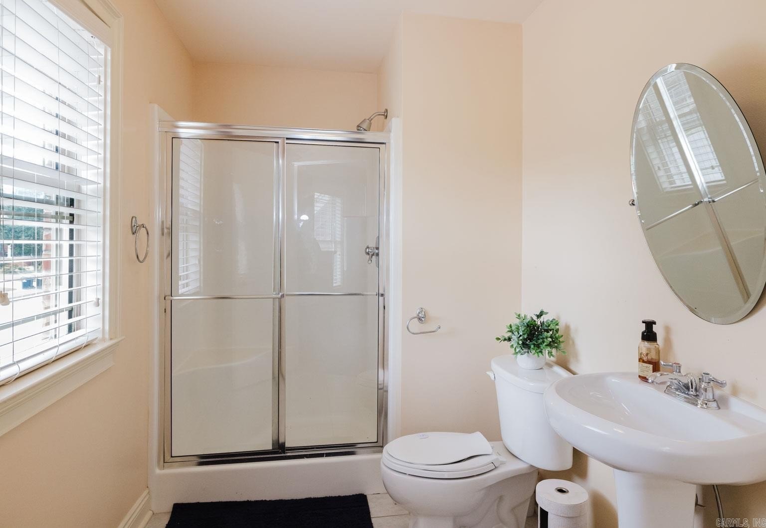 Benton, Arkansas, 72019, United States, 4 Bedrooms Bedrooms, ,4 BathroomsBathrooms,Residential,For Sale,1976443