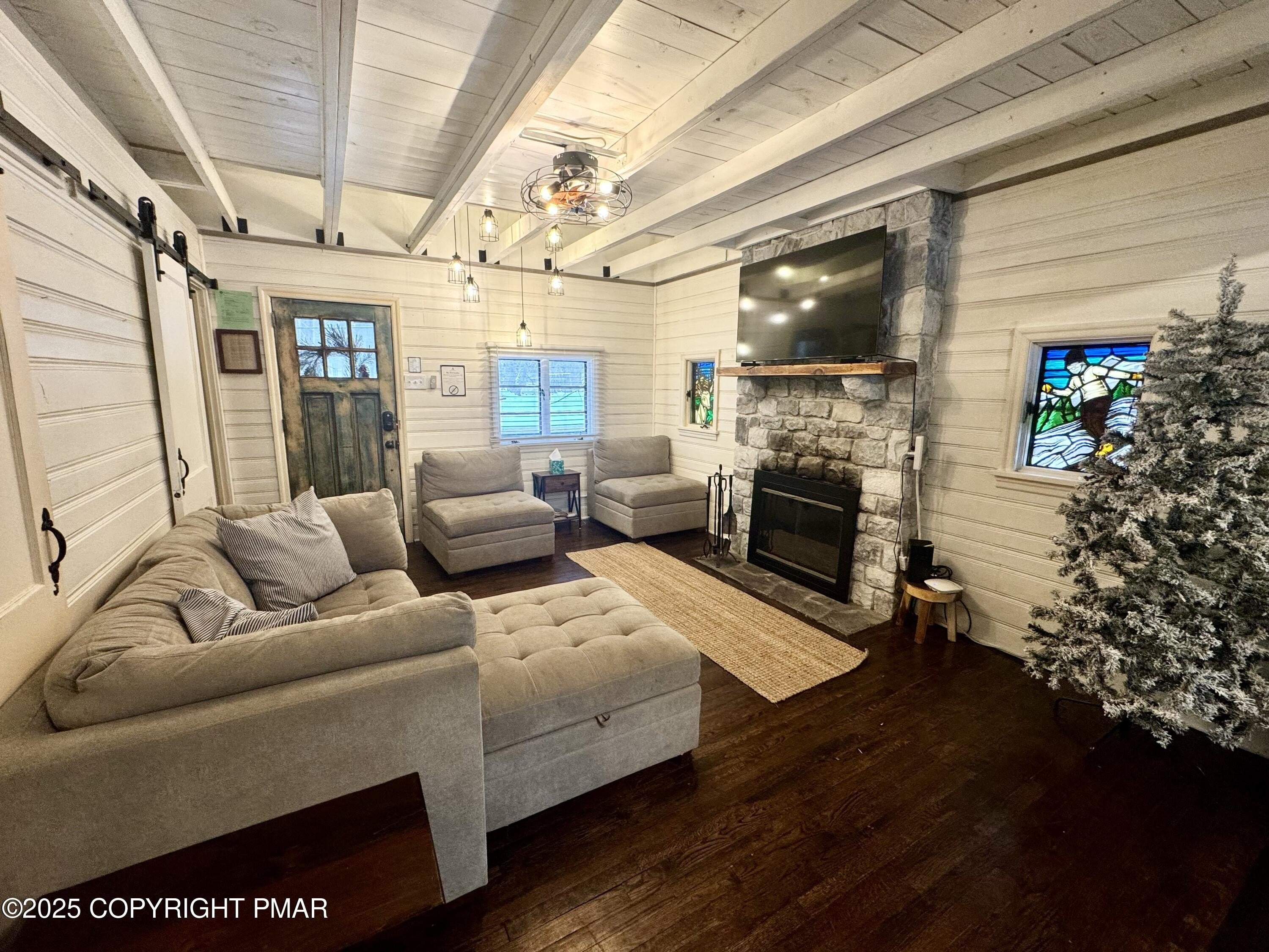 Lake Harmony, Pennsylvania, 18624, United States, 3 Bedrooms Bedrooms, ,2 BathroomsBathrooms,Residential,For Sale,2006106