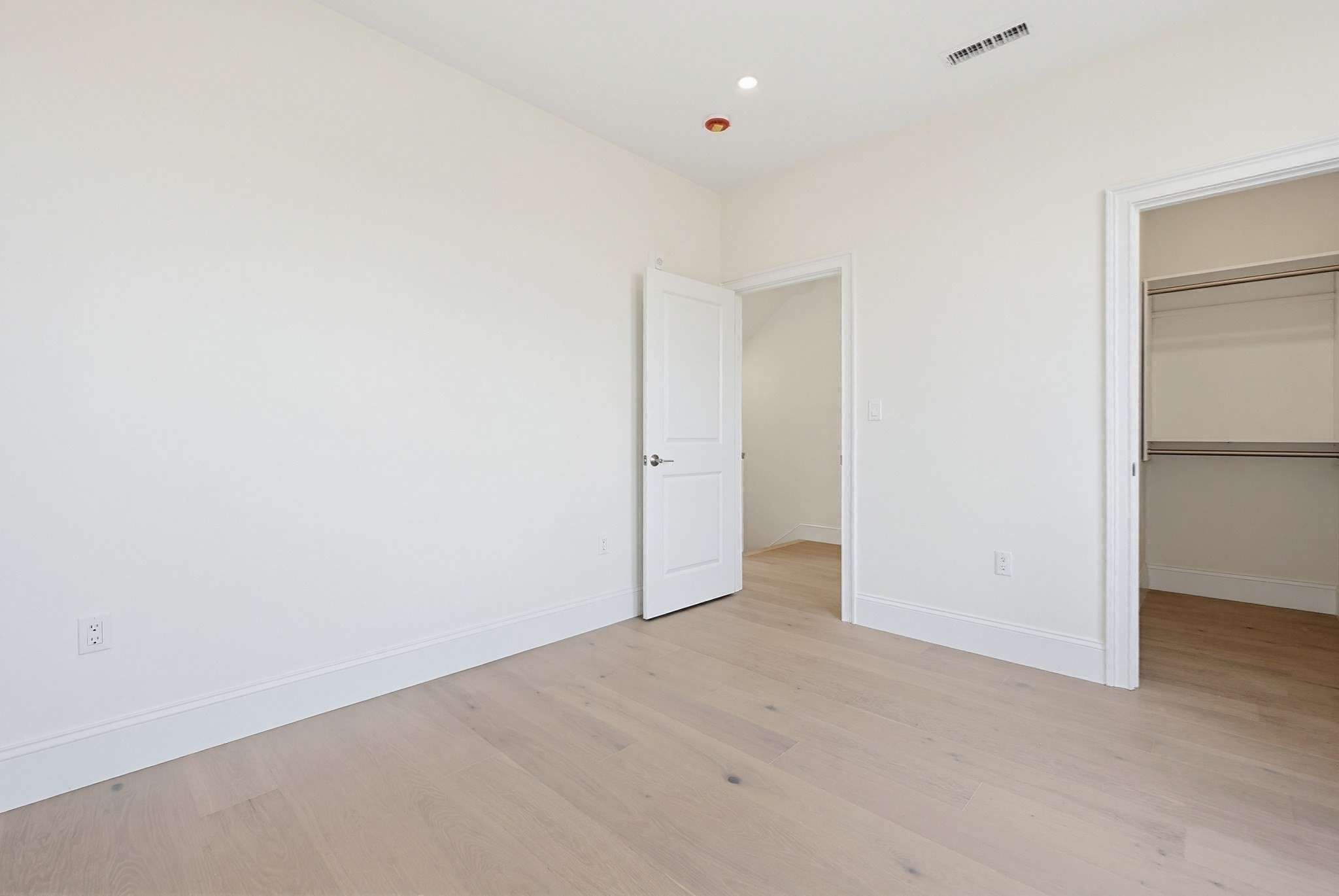 Brighton, Massachusetts, 02135, United States, 4 Bedrooms Bedrooms, ,4 BathroomsBathrooms,Residential,For Sale,2030744