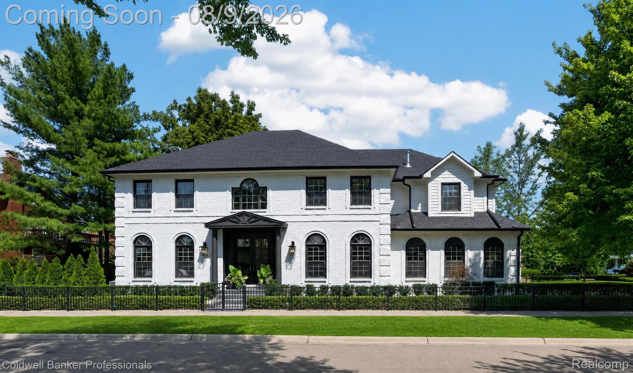 Bates St, Birmingham, MI 48009