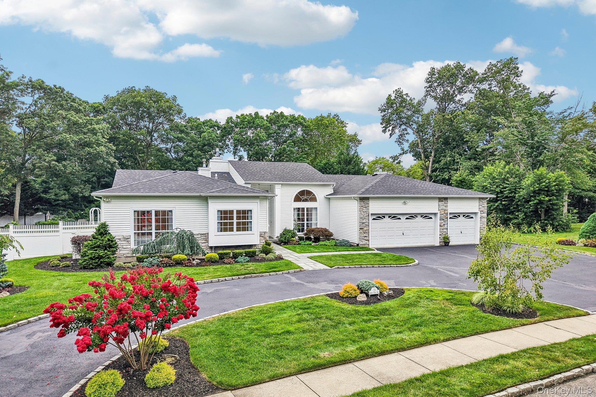  75 Arbor Field Way, Lake Grove, NY, 11755 - 物件實景