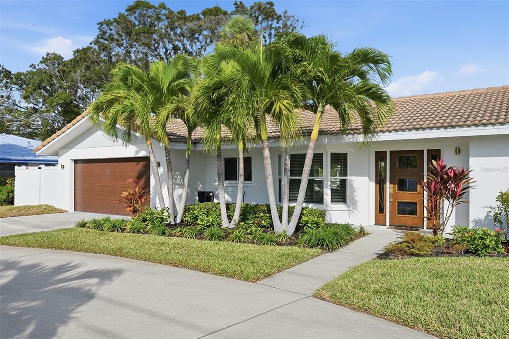Holmes Beach, Florida, 34217, United States, 2 Bedrooms Bedrooms, ,2 BathroomsBathrooms,Residential,For Sale,2003450