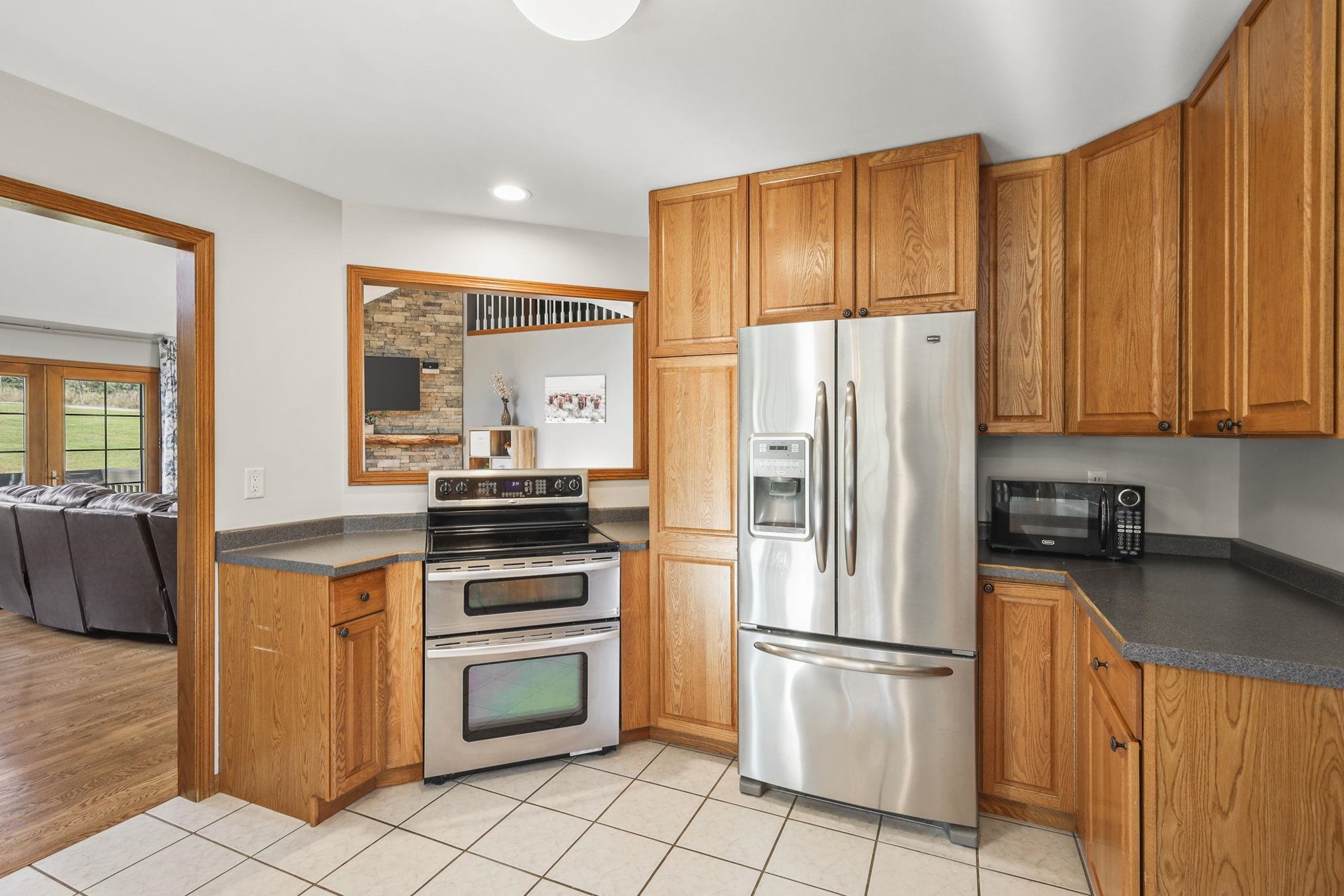 Barneveld, Wisconsin, 53507, United States, 3 Bedrooms Bedrooms, ,4 BathroomsBathrooms,Residential,For Sale,1986114