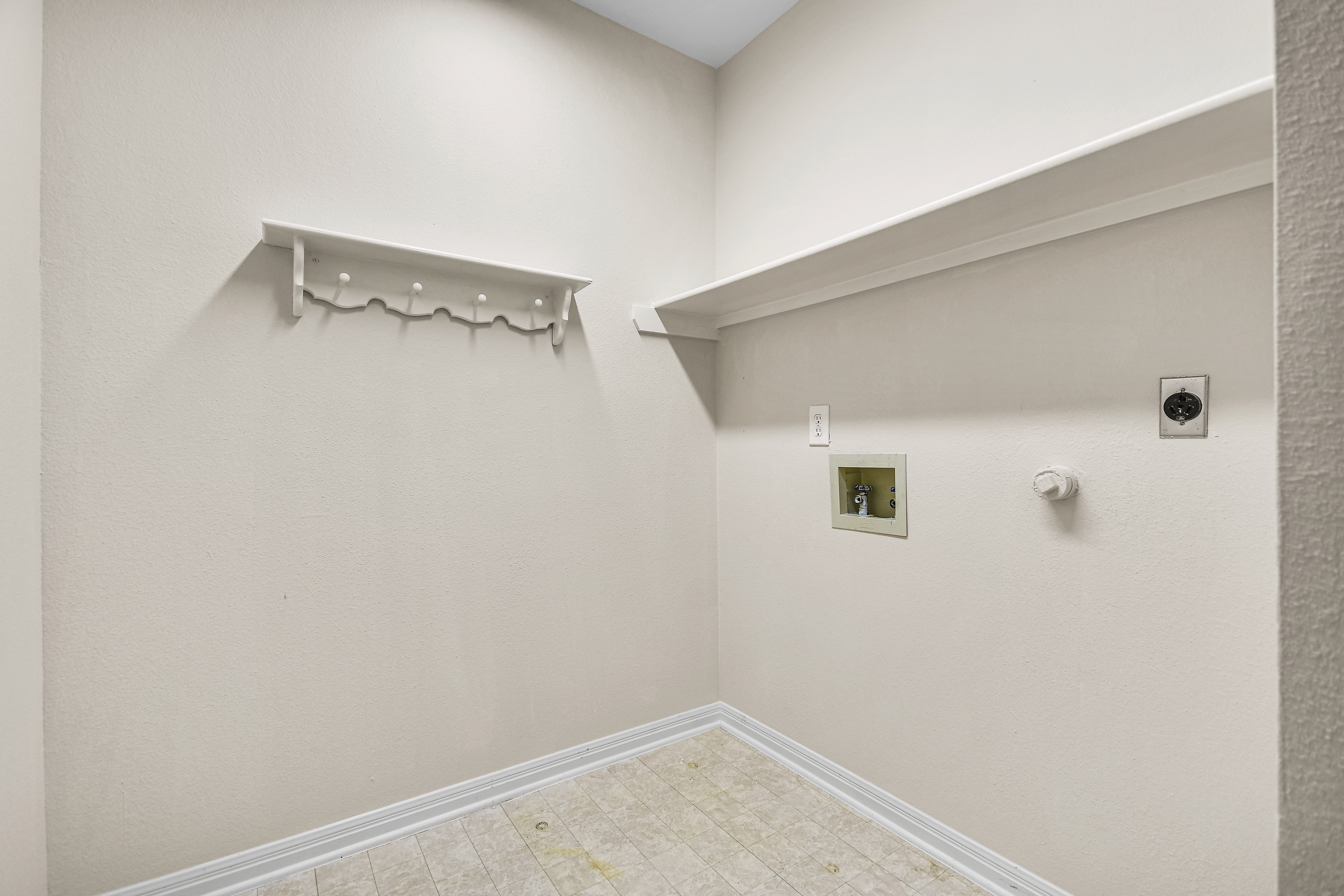 Elegant One-Story Living - 物件實景