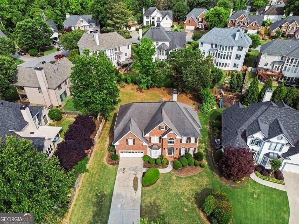 Roswell, Georgia, 30075, United States, 5 Bedrooms Bedrooms, ,4 BathroomsBathrooms,Residential,For Sale,2044480