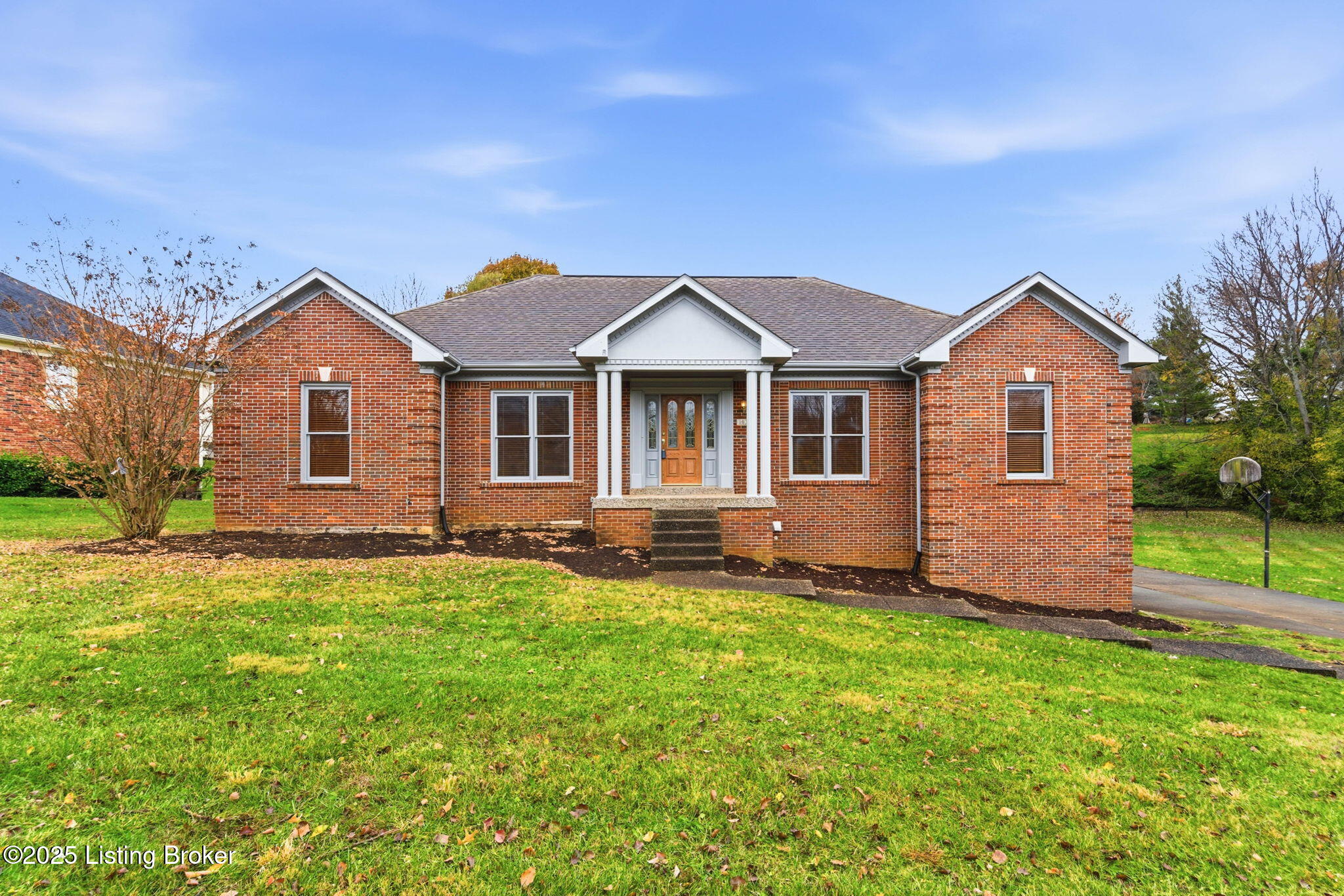 Prospect, Kentucky, 40059, United States, 3 Bedrooms Bedrooms, ,3 BathroomsBathrooms,Residential,For Sale,1996132