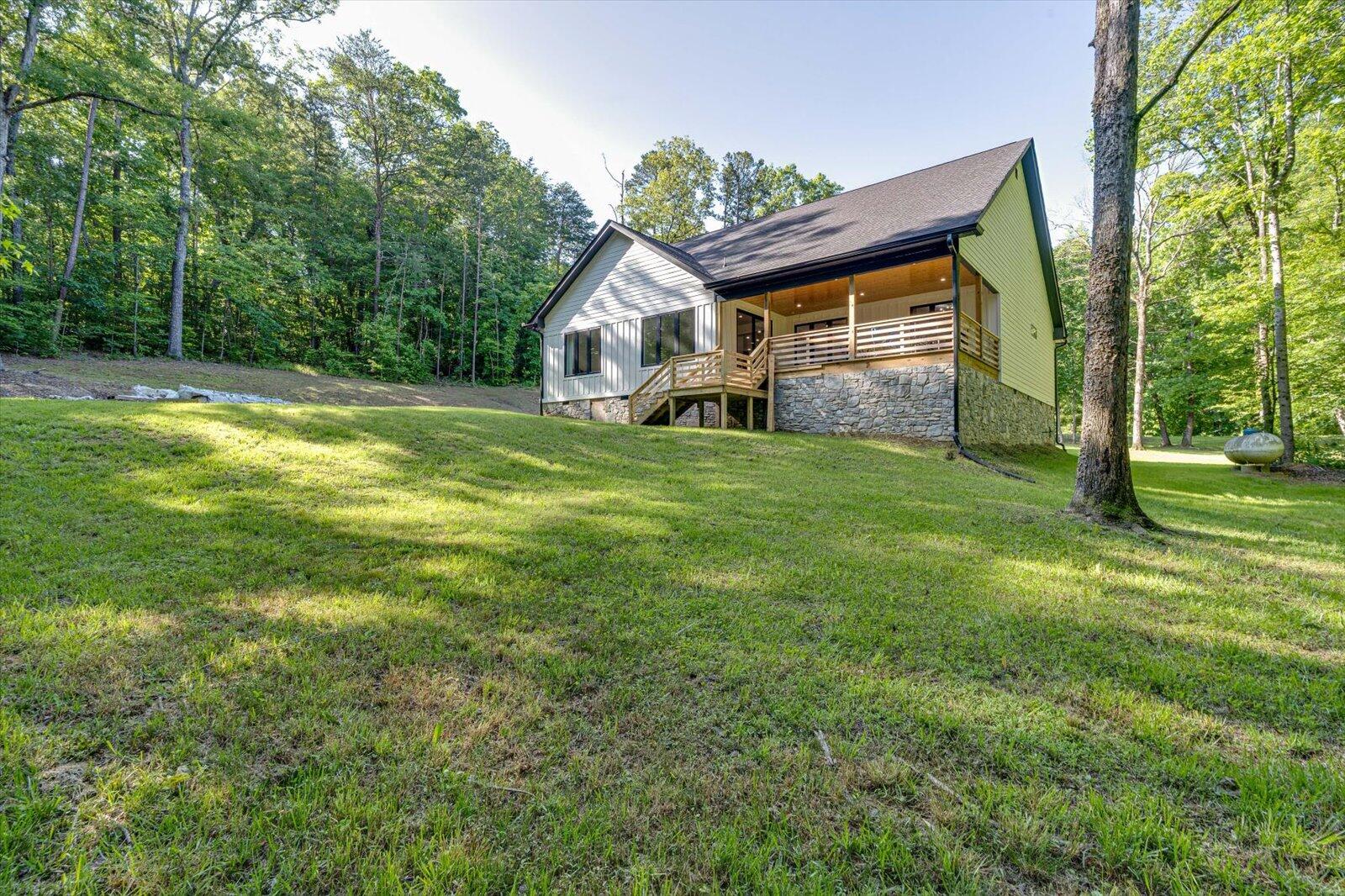Whitwell, Tennessee, 37397, United States, 3 Bedrooms Bedrooms, ,3 BathroomsBathrooms,Residential,For Sale,1923517