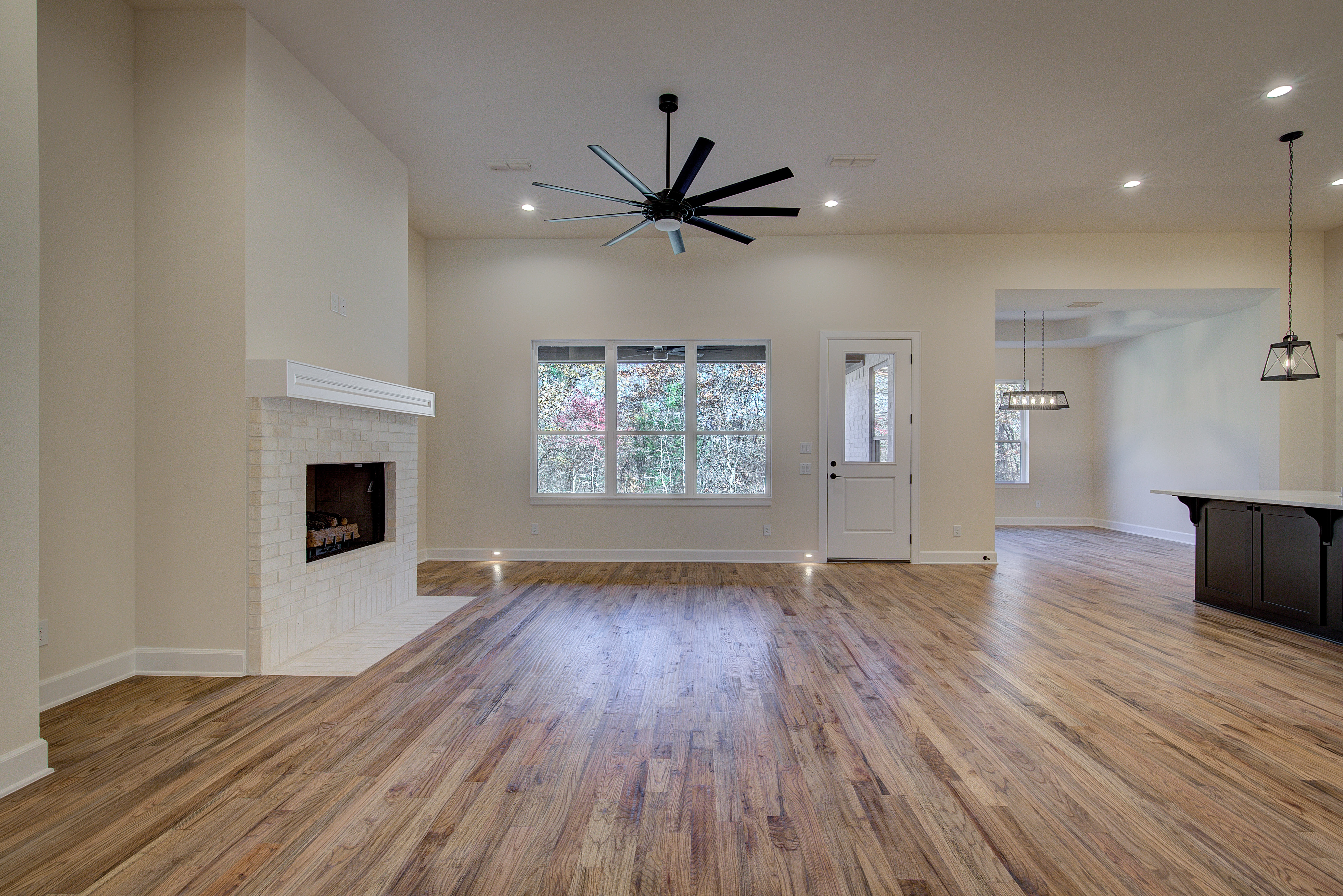 Mineola, Texas, 75773, United States, 4 Bedrooms Bedrooms, ,4 BathroomsBathrooms,Residential,For Sale,1981031