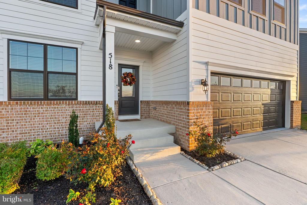 Frederick, Maryland, 21701, United States, 5 Bedrooms Bedrooms, ,4 BathroomsBathrooms,Residential,For Sale,1987107