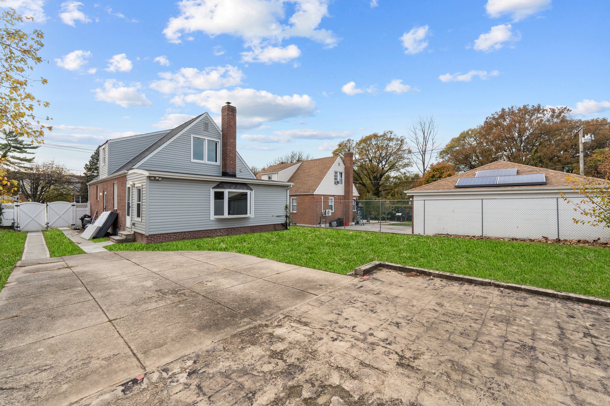 Valley Stream, New York, 11580, United States, 4 Bedrooms Bedrooms, ,3 BathroomsBathrooms,Residential,For Sale,1935482