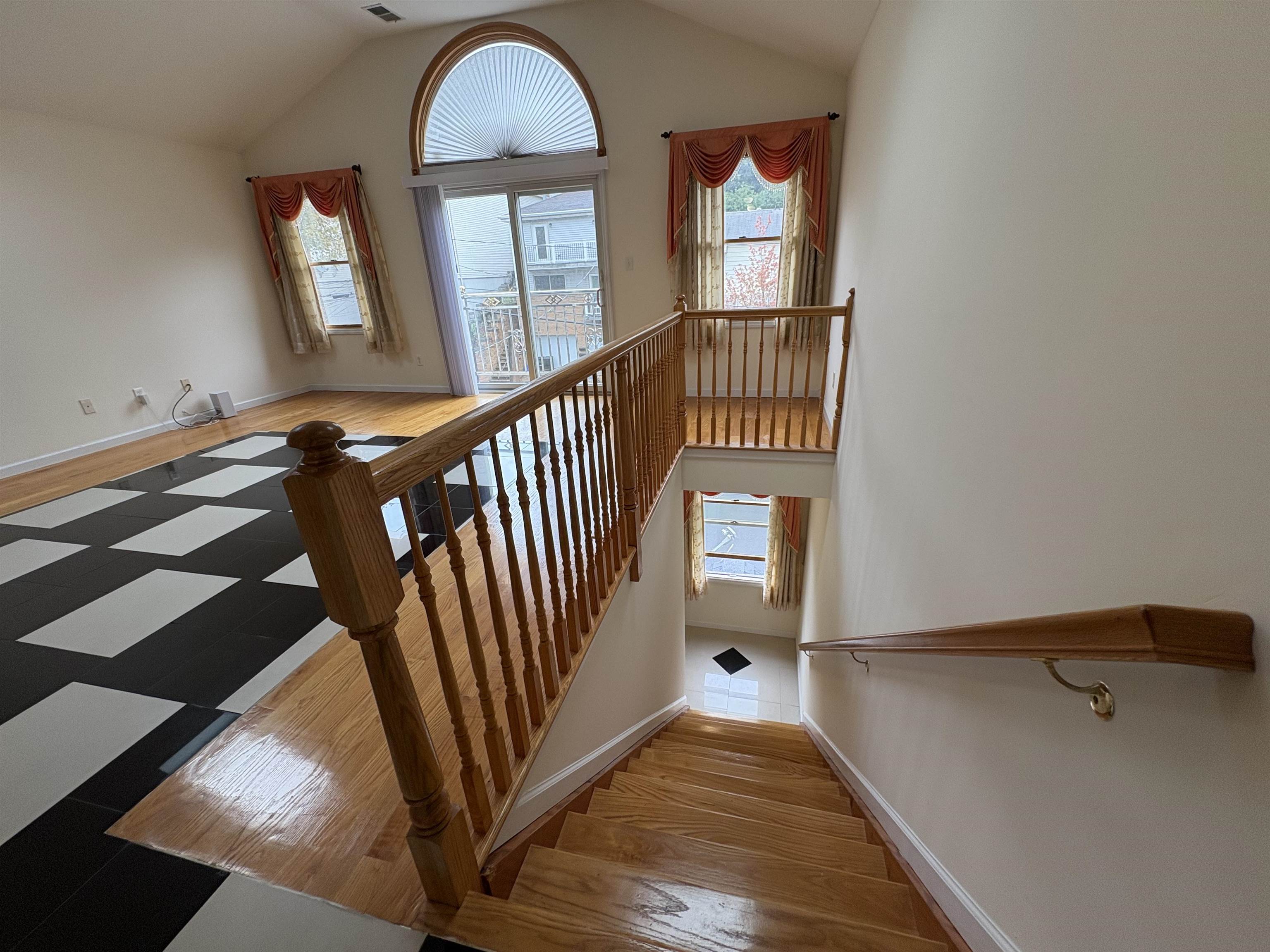 Jc, Heights, New Jersey, 07307, United States, 6 Bedrooms Bedrooms, ,6 BathroomsBathrooms,Residential,For Sale,1979354