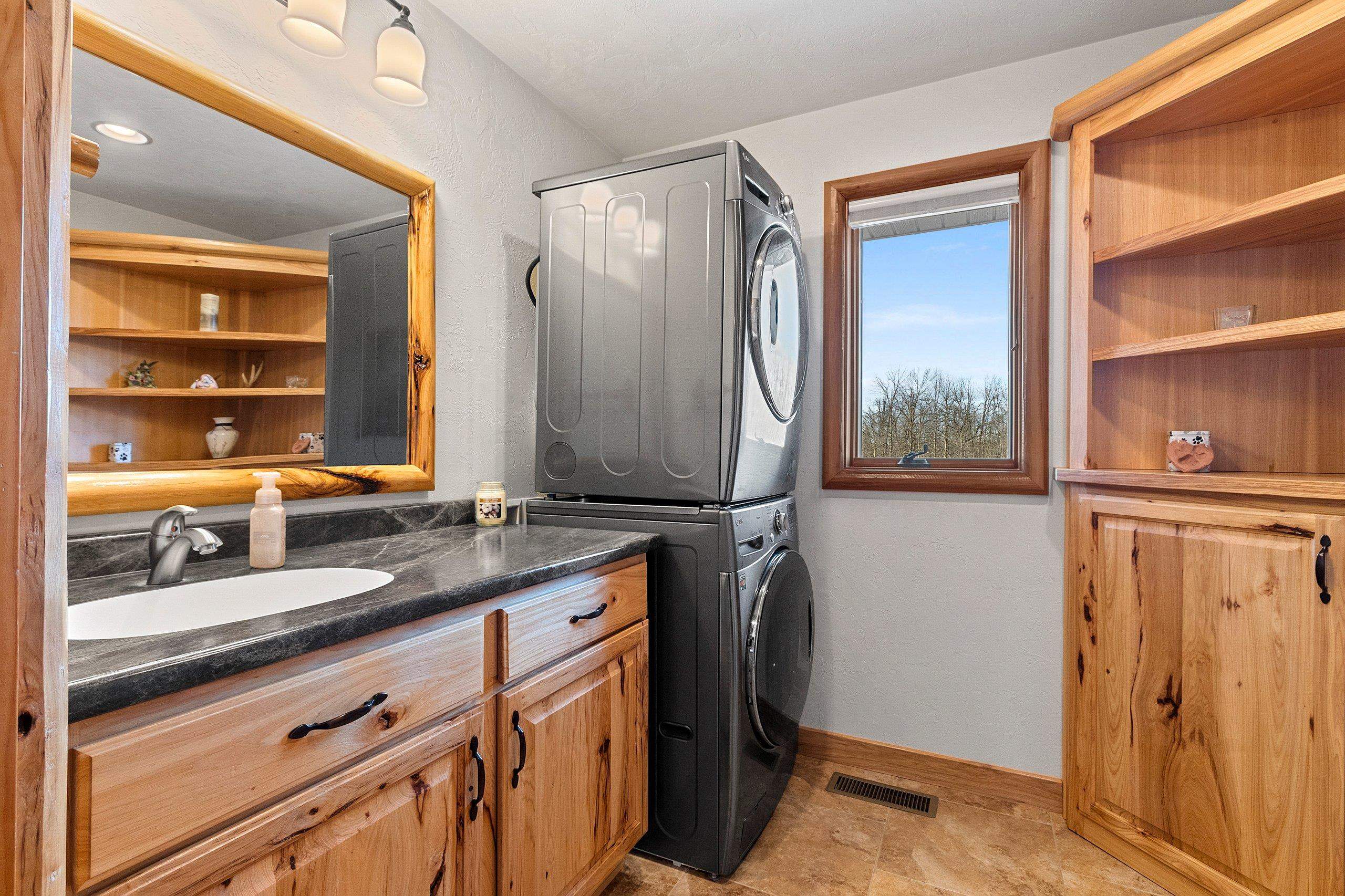 Black Creek, Wisconsin, 54106, United States, 4 Bedrooms Bedrooms, ,4 BathroomsBathrooms,Residential,For Sale,2009234