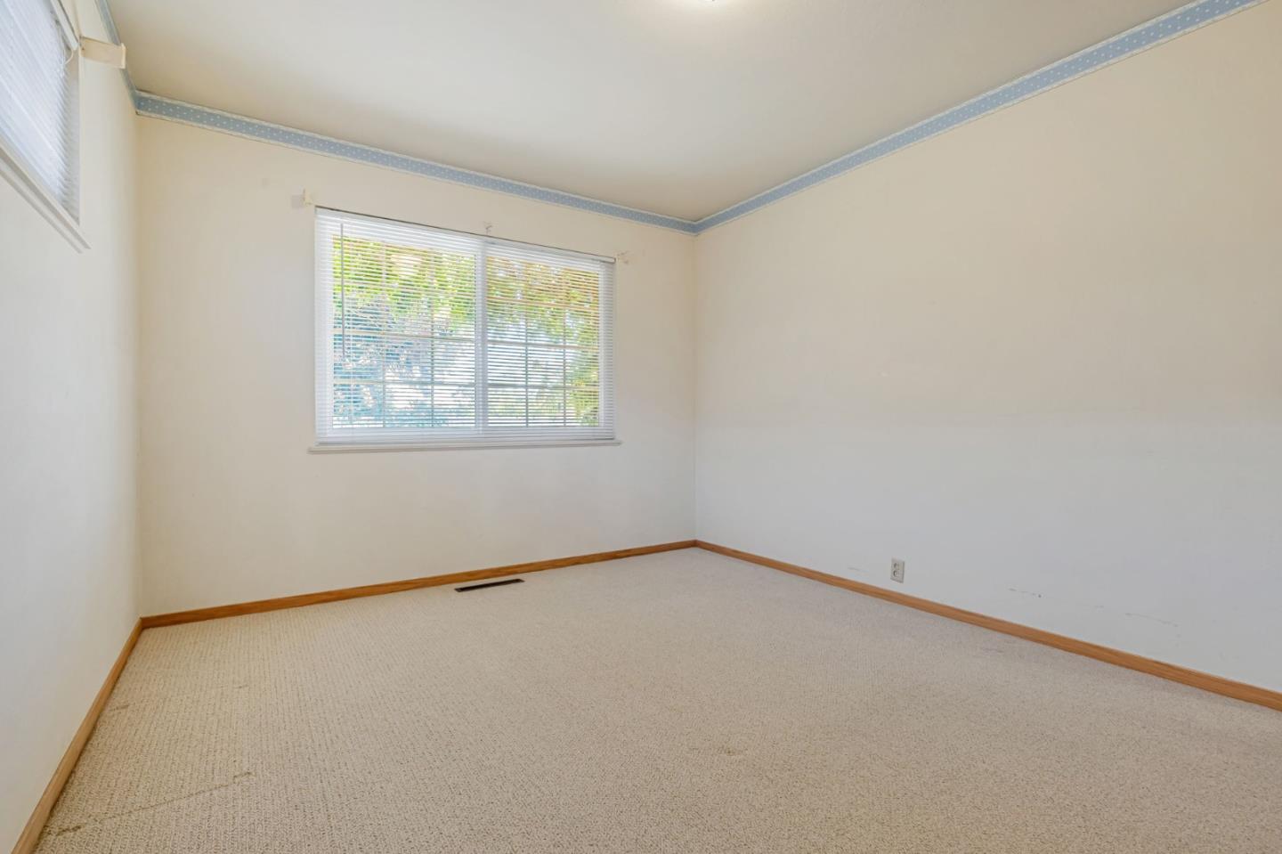 Watsonville, California, 95076, United States, 3 Bedrooms Bedrooms, ,2 BathroomsBathrooms,Residential,For Sale,1885327