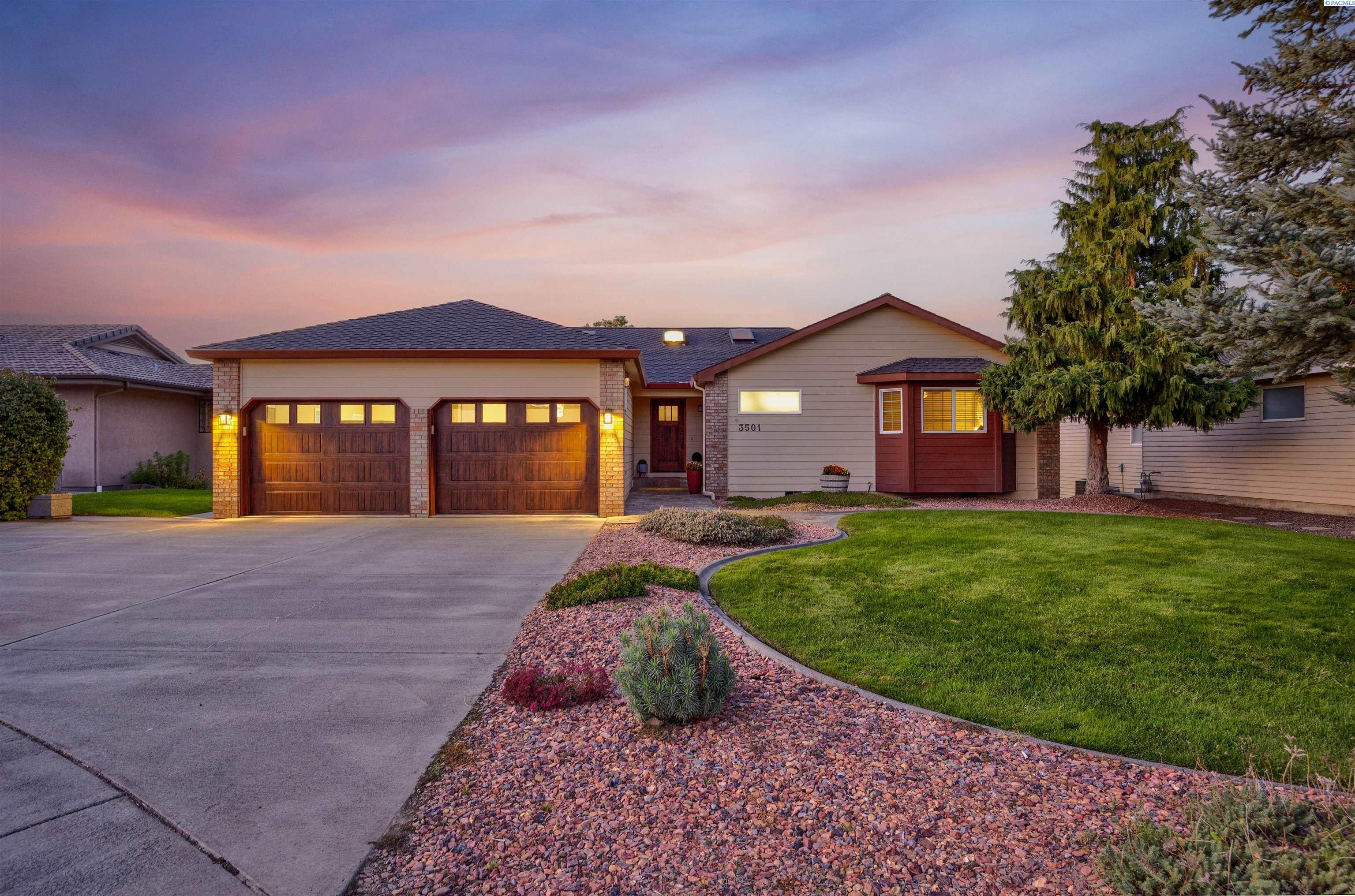 Kennewick, Washington, 99337, United States, 4 Bedrooms Bedrooms, ,2 BathroomsBathrooms,Residential,For Sale,1978666