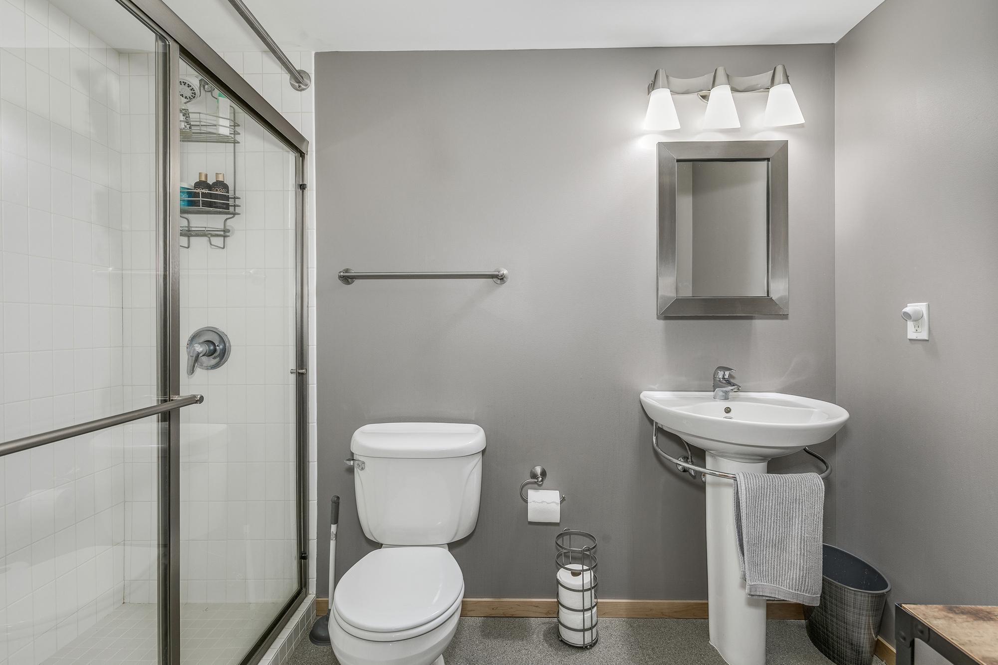 Saint Paul, Minnesota, 55101, United States, 2 Bedrooms Bedrooms, ,1 BathroomBathrooms,Residential,For Sale,1794377