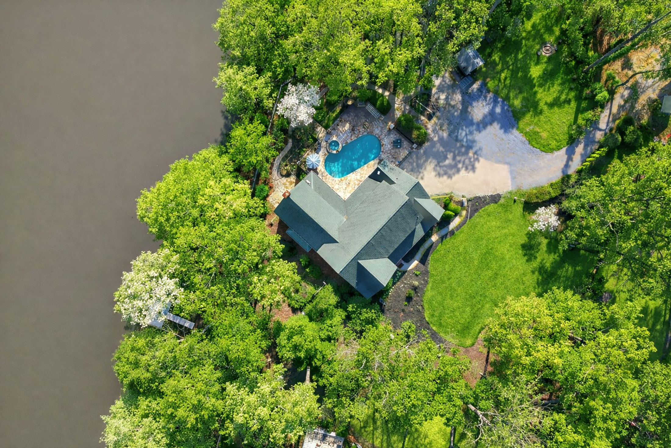  Truly Exceptional Lakeside Retreat - 物件實景