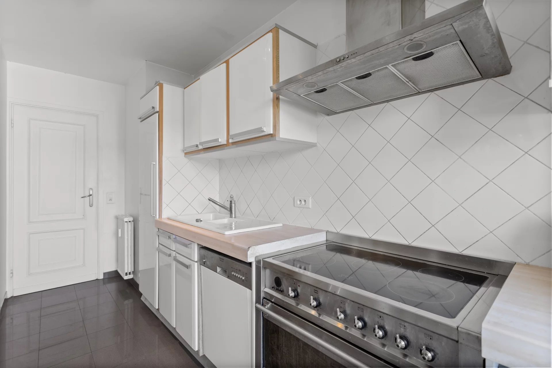 Le Cannet, Provence-Alpes-Côte d’Azur, 06110, FR, 2 Bedrooms Bedrooms, ,1 BathroomBathrooms,Residential,For Sale,1848026