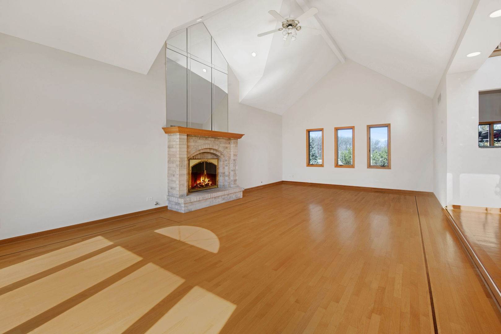 Lockport, Illinois, 60441, United States, 4 Bedrooms Bedrooms, ,3 BathroomsBathrooms,Residential,For Sale,1857628
