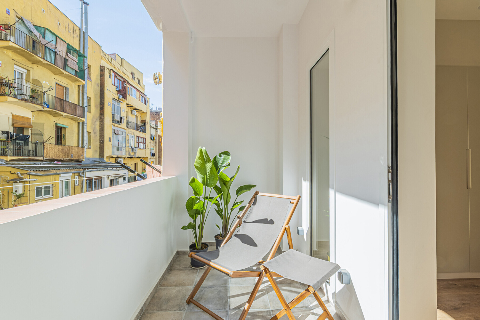  Brand new renovated apartment with terrace and designer furniture - 物件實景
