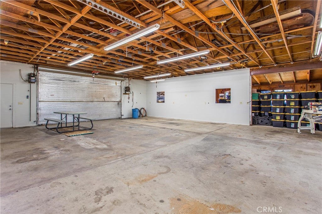 Oak Hills, California, 92344, United States, 3 Bedrooms Bedrooms, ,4 BathroomsBathrooms,Residential,For Sale,1974098