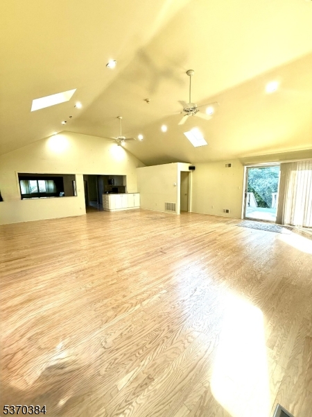 Springfield Twp., New Jersey, 07081, United States, 4 Bedrooms Bedrooms, ,4 BathroomsBathrooms,Residential,For Sale,1898567