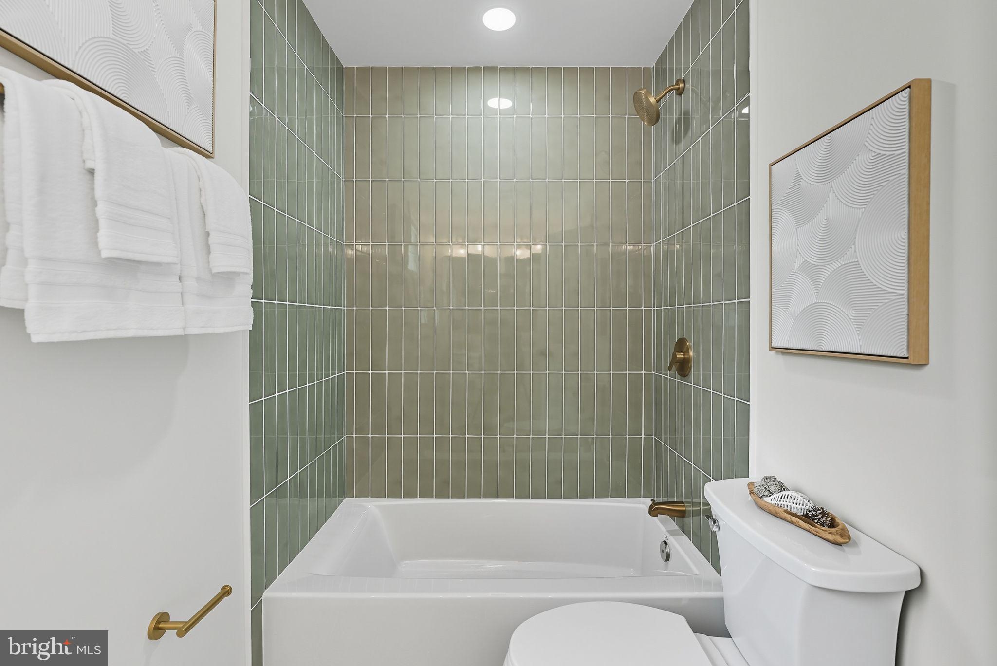 Fairfax, Virginia, 22032, United States, 4 Bedrooms Bedrooms, ,3 BathroomsBathrooms,Residential,For Sale,1984417