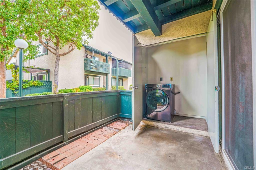 Lake Forest, California, 92630, United States, 2 Bedrooms Bedrooms, ,Residential,For Sale,1978731