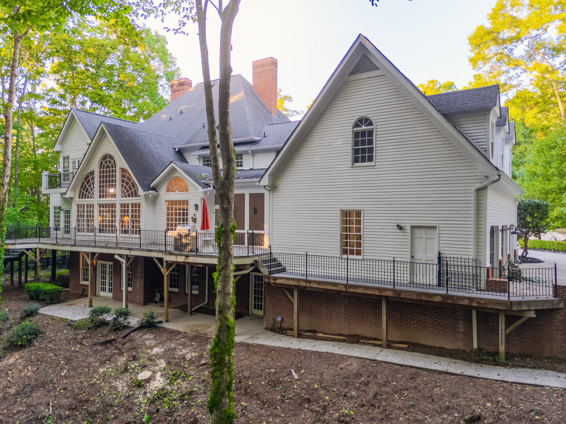  Timeless Colonial Elegance on Two Private Wooded Acres in Litchfield Hundred - 物件實景