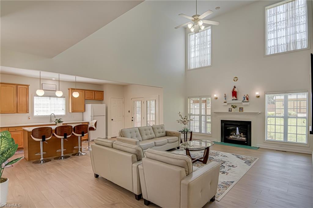 High Point, North Carolina, 27265, United States, 4 Bedrooms Bedrooms, ,3 BathroomsBathrooms,Residential,For Sale,1948916