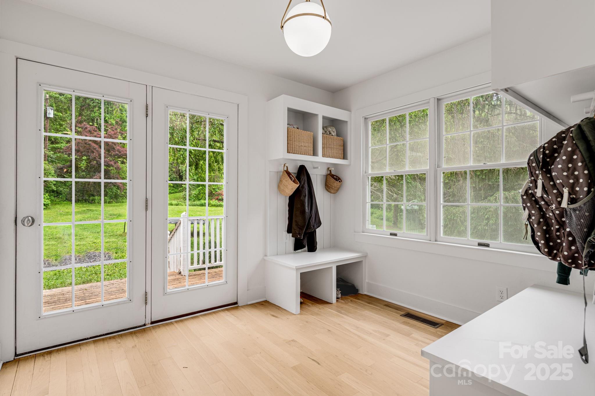 Asheville, North Carolina, 28803, United States, 4 Bedrooms Bedrooms, ,4 BathroomsBathrooms,Residential,For Sale,1825860