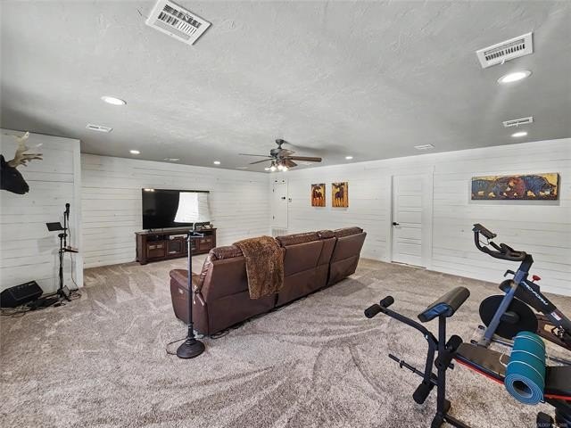 Tahlequah, Oklahoma, 74464, United States, 4 Bedrooms Bedrooms, ,4 BathroomsBathrooms,Residential,For Sale,2040103