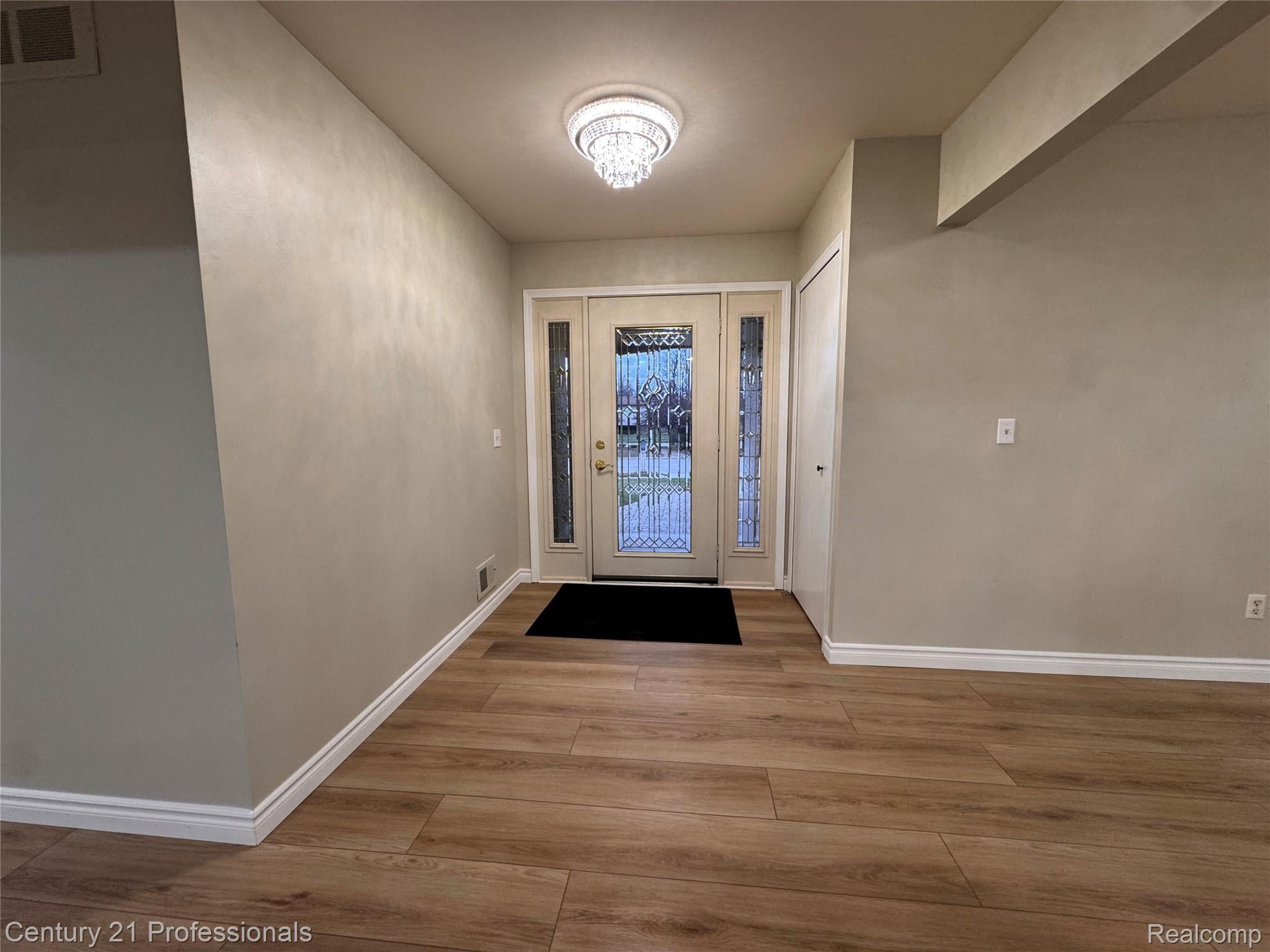 Troy, Michigan, 48085, United States, 4 Bedrooms Bedrooms, ,3 BathroomsBathrooms,Residential,For Sale,2009052